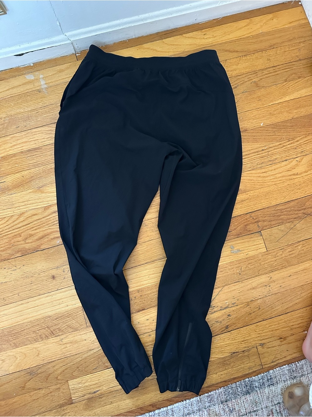 Lululemon Women’s Black Jogger Pants - Picture 3 of 4